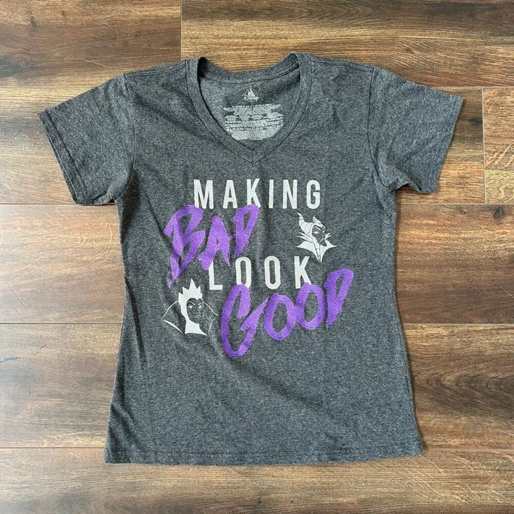 Disney Store T-shirt Maleficent "Making Bad Look Good" Size large Halloween